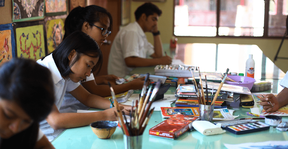 Indian cultural education using decorative art for creative learning