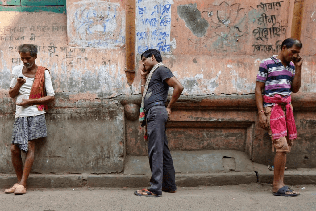 Everyday Kolkata street scene reflecting simple life experiences and quiet emotions